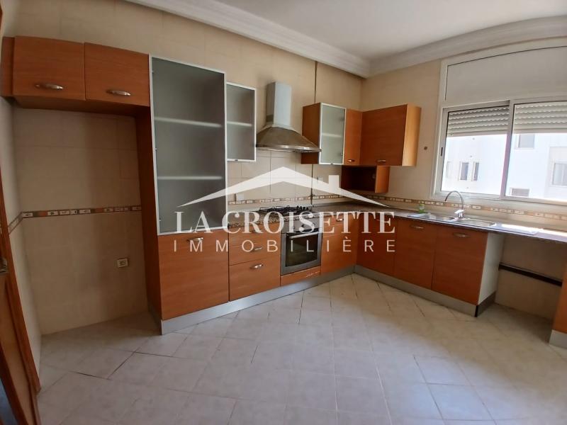 Appartement S+3 avec chambre de service à La Marsa